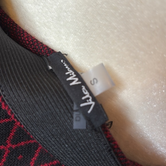 Hotness women’s knitted black with red detail skirt! - Picture 6 of 7